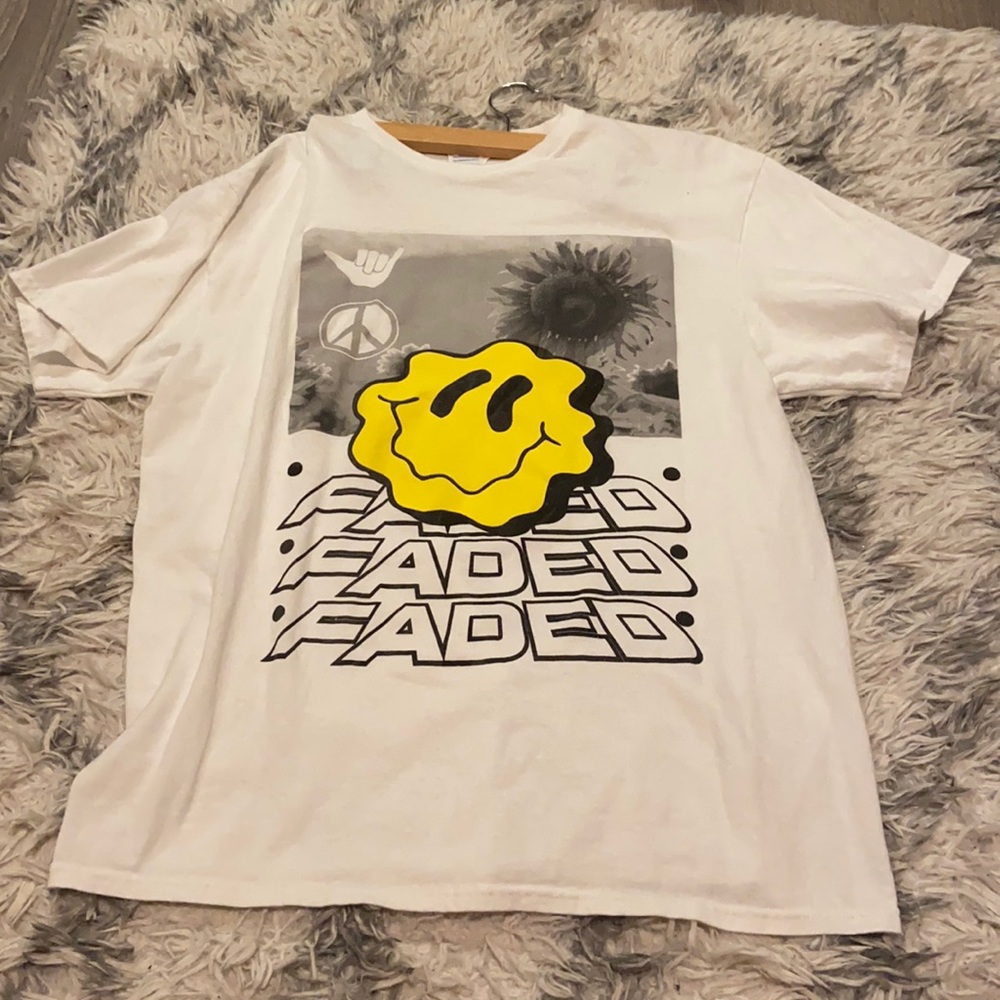 Graphic tee